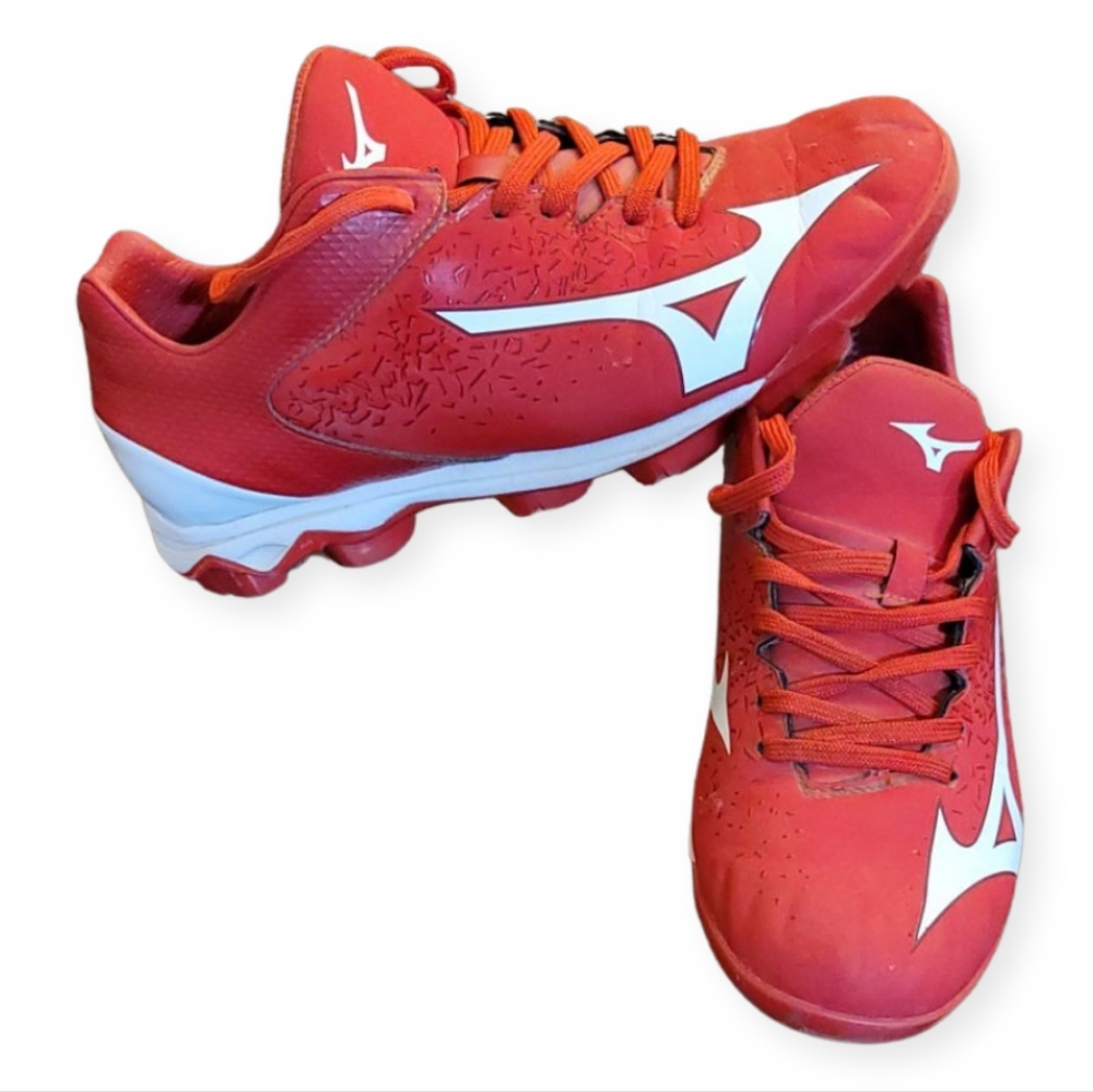 Mizuno boys cleats